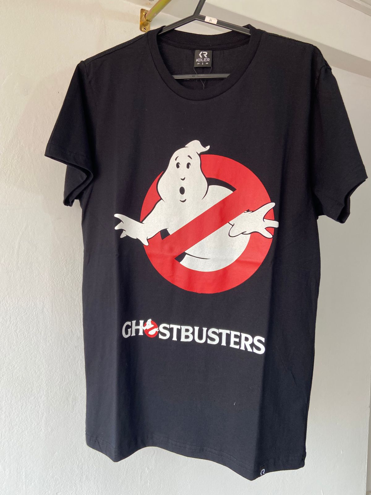 REMERA CASPER NEGRA S