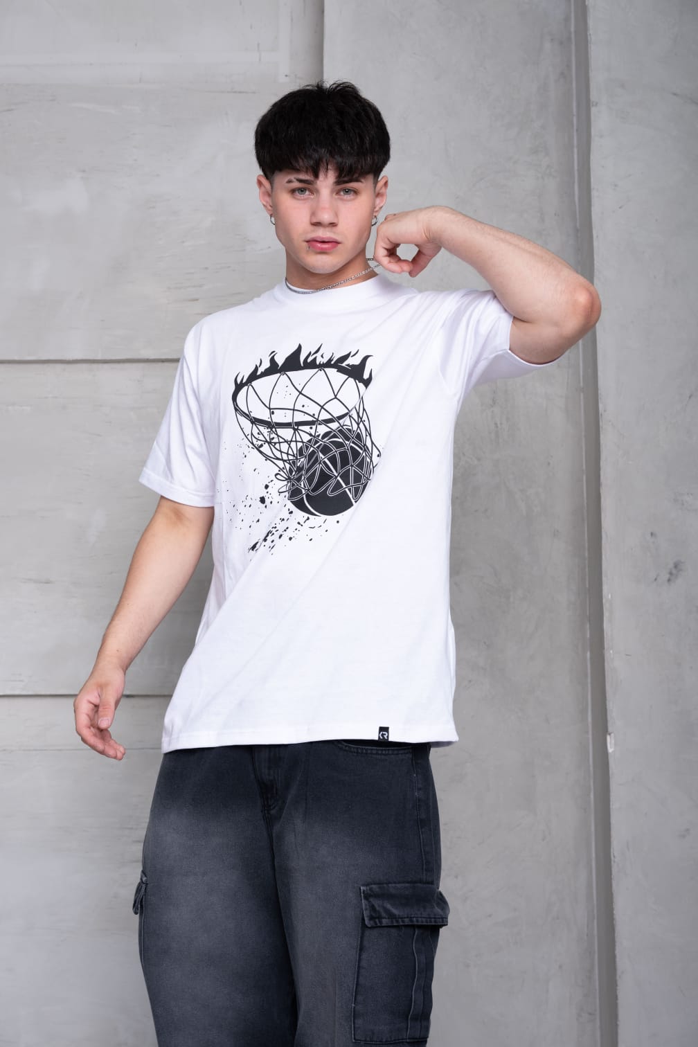 REMERA BASQUET BLANCA  L- XL